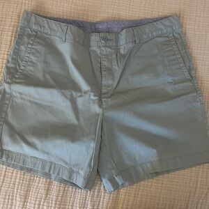 L.L. Bean Green Bermuda Shorts Casual Cotton Blend